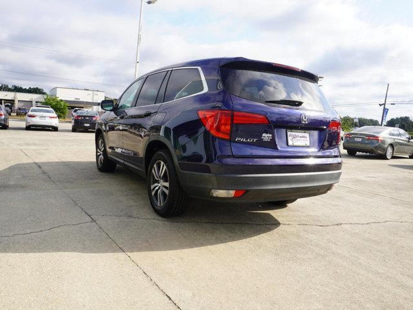 2017 Blue Honda Pilot (5FNYF5H36HB) with an 3.5L V6 engine, 6 Spd Automatic transmission, located at 6904 Johnston St., Lafayette, LA, 70503, (337) 988-1960, 30.143589, -92.100601 - Prices are subject to change as improvements done by the service dept. Prices are for Cash sales only, Plus TTL. This Vehicle is Serviced well and Warranties Available too. Easy Financing. Drives Great and everything works. Price subject to change as improvements done by the service dept. Easy CR - Photo#8