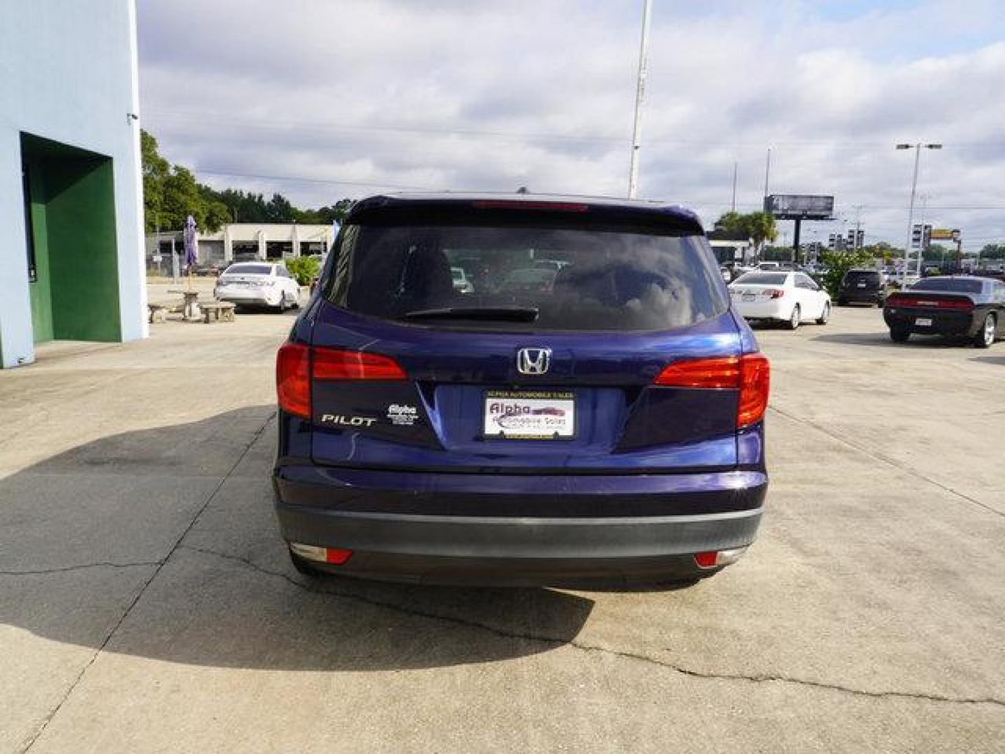 2017 Blue Honda Pilot (5FNYF5H36HB) with an 3.5L V6 engine, 6 Spd Automatic transmission, located at 6904 Johnston St., Lafayette, LA, 70503, (337) 988-1960, 30.143589, -92.100601 - Prices are subject to change as improvements done by the service dept. Prices are for Cash sales only, Plus TTL. This Vehicle is Serviced well and Warranties Available too. Easy Financing. Drives Great and everything works. Price subject to change as improvements done by the service dept. Easy CR - Photo#9