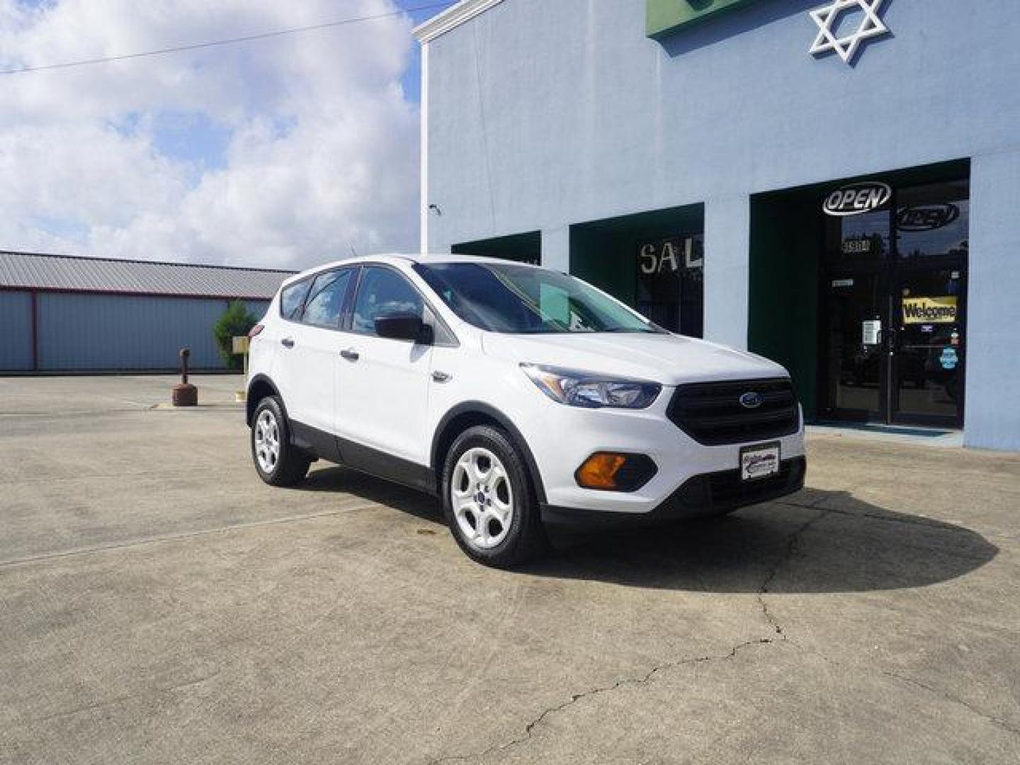 2019 White Ford Escape (1FMCU0F75KU) with an 2.5L 4Cyl engine, Automatic transmission, located at 6904 Johnston St., Lafayette, LA, 70503, (337) 988-1960, 30.143589, -92.100601 - Prices are subject to change as improvements done by the service dept. Prices are for Cash sales only, Plus TTL. This Vehicle is Serviced well and Warranties Available too. Easy Financing. Drives Great and everything works. Price subject to change as improvements done by the service dept. Easy CR - Photo#2