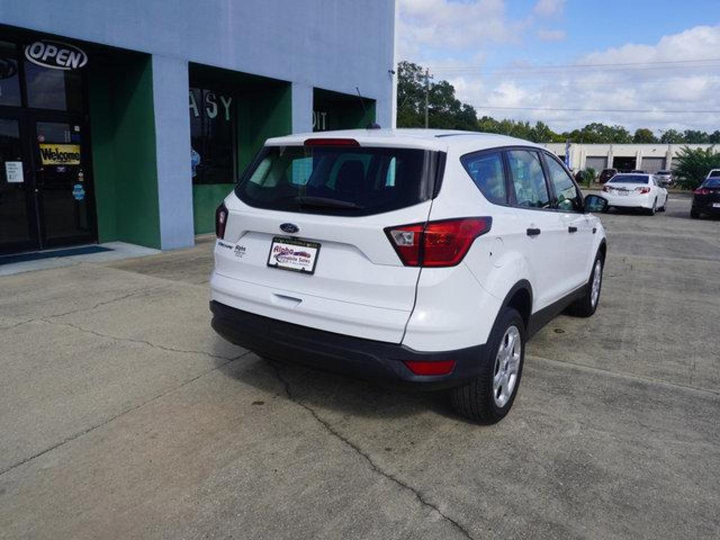 2019 White Ford Escape (1FMCU0F75KU) with an 2.5L 4Cyl engine, Automatic transmission, located at 6904 Johnston St., Lafayette, LA, 70503, (337) 988-1960, 30.143589, -92.100601 - Prices are subject to change as improvements done by the service dept. Prices are for Cash sales only, Plus TTL. This Vehicle is Serviced well and Warranties Available too. Easy Financing. Drives Great and everything works. Price subject to change as improvements done by the service dept. Easy CR - Photo#12