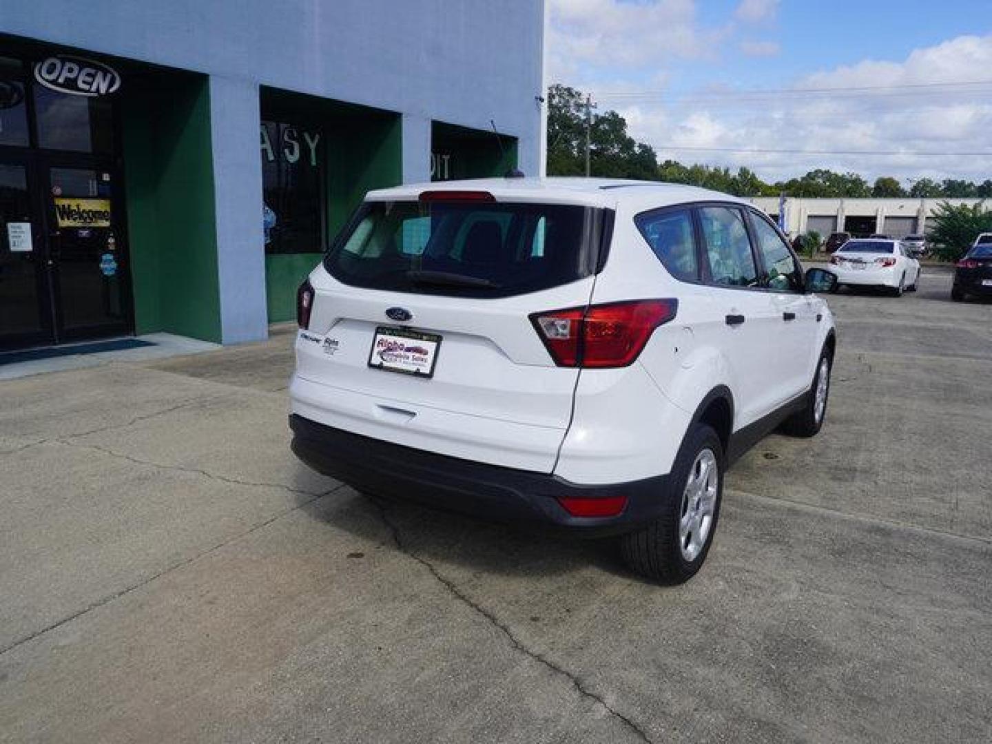 2019 Oxford White /Chromite Gray/Chrcl Black Ford Escape S FWD (1FMCU0F75KU) with an 2.5L 4Cyl engine, Automatic transmission, located at 6904 Johnston St., Lafayette, LA, 70503, (337) 988-1960, 30.143589, -92.100601 - Photo#12