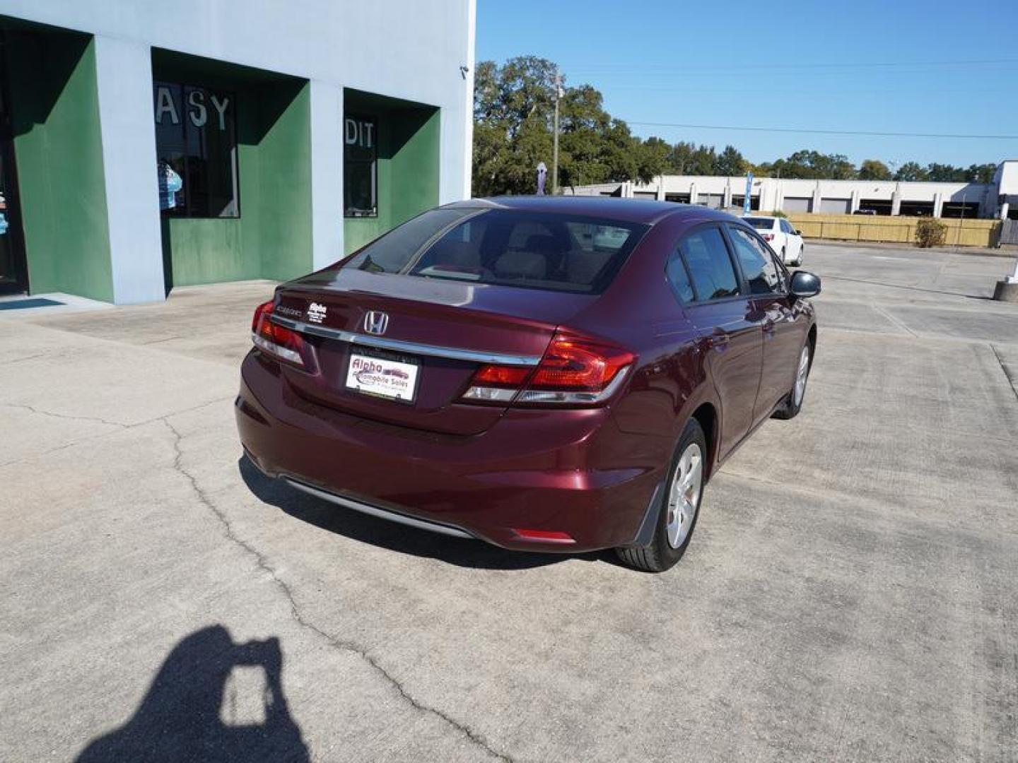 2013 Red /Beige Honda Civic Sdn 4dr Auto LX (2HGFB2F52DH) , Automatic transmission, located at 6904 Johnston St., Lafayette, LA, 70503, (337) 988-1960, 30.143589, -92.100601 - Photo#11