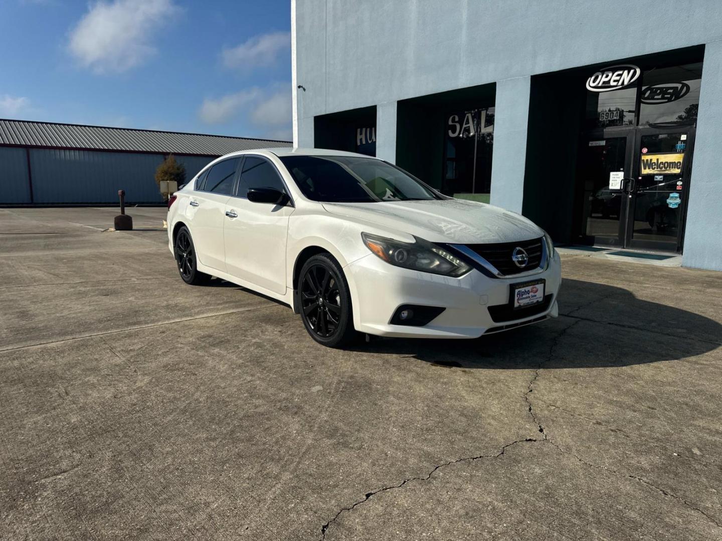 2017 Pearl White /Black Nissan Altima 2.5 SR Sedan (1N4AL3AP5HC) , Automatic transmission, located at 6904 Johnston St., Lafayette, LA, 70503, (337) 988-1960, 30.143589, -92.100601 - Photo#2