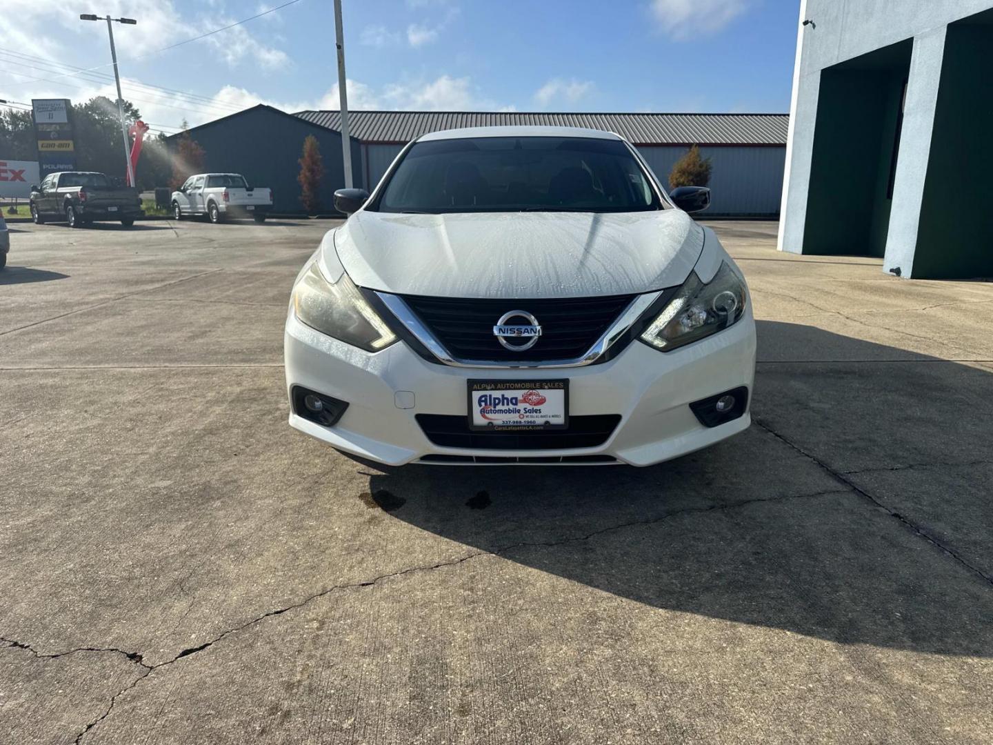 2017 Pearl White /Black Nissan Altima 2.5 SR Sedan (1N4AL3AP5HC) , Automatic transmission, located at 6904 Johnston St., Lafayette, LA, 70503, (337) 988-1960, 30.143589, -92.100601 - Photo#4