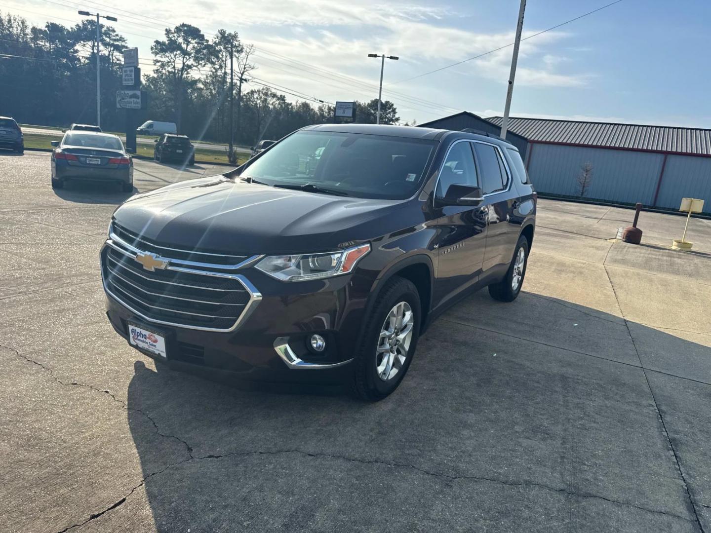 2019 Maroon /Black Chevrolet Traverse AWD 4dr LT Cloth w/1LT (1GNEVGKW8KJ) , N/A transmission, located at 6904 Johnston St., Lafayette, LA, 70503, (337) 988-1960, 30.143589, -92.100601 - Photo#4