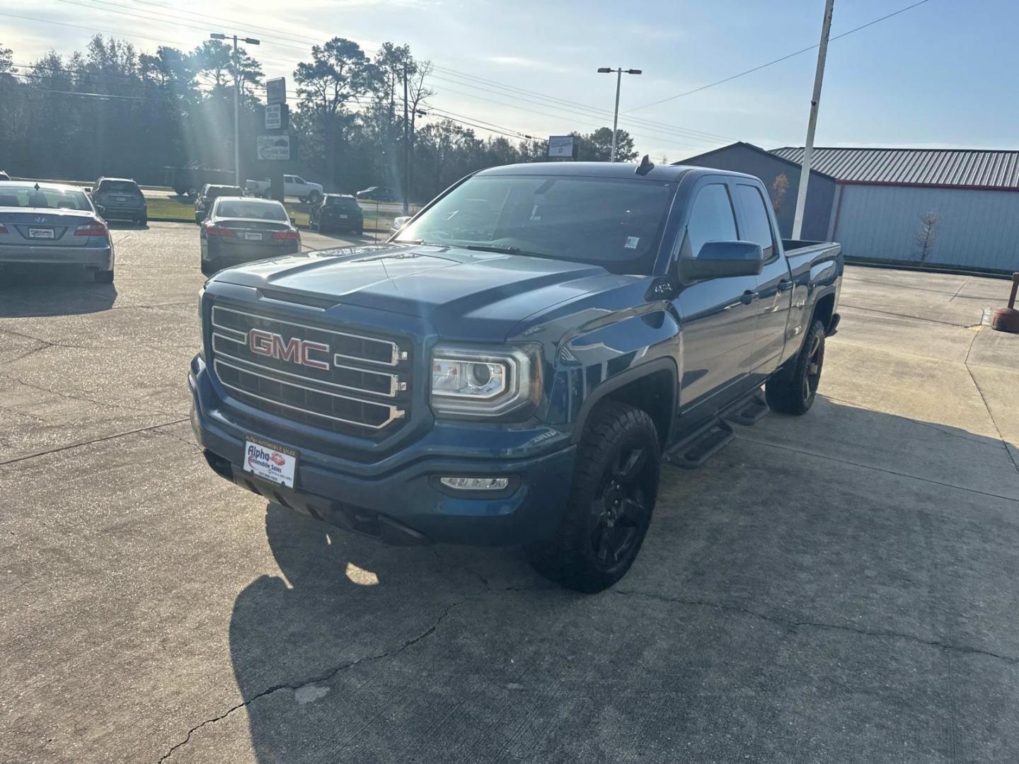 2017 Stone Blue Metallic /Gray GMC Sierra 1500 4WD Double Cab 143.5 (1GTV2LEC4HZ) , N/A transmission, located at 6904 Johnston St., Lafayette, LA, 70503, (337) 988-1960, 30.143589, -92.100601 - Photo#4