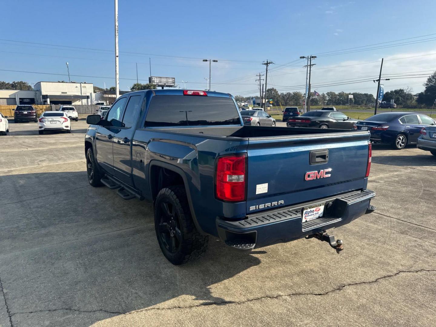 2017 Stone Blue Metallic /Gray GMC Sierra 1500 4WD Double Cab 143.5 (1GTV2LEC4HZ) , N/A transmission, located at 6904 Johnston St., Lafayette, LA, 70503, (337) 988-1960, 30.143589, -92.100601 - Photo#7