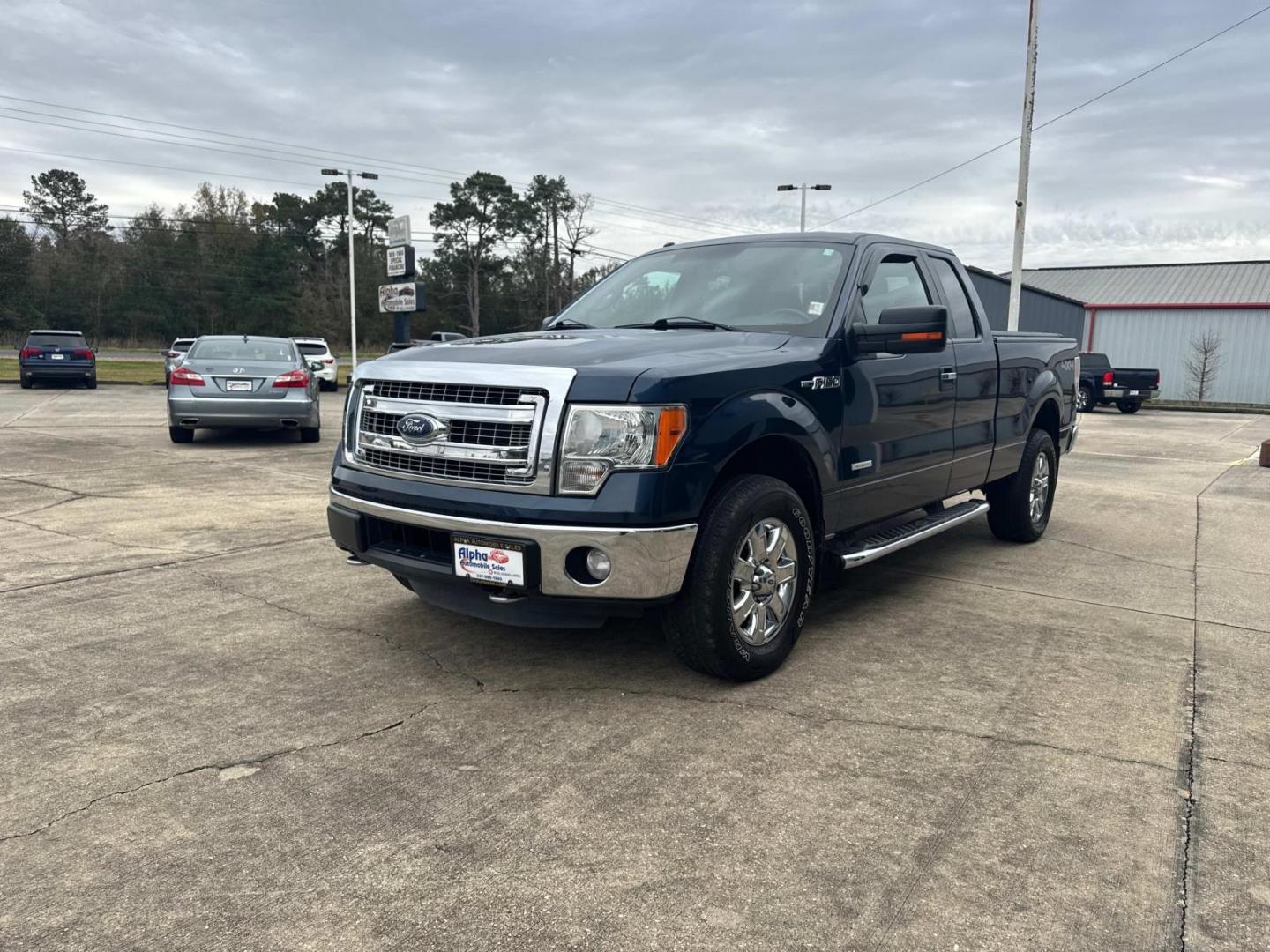 2013 Blue /Gray Ford F-150 4WD SuperCab 145 XL (1FTFX1ETXDF) , Automatic transmission, located at 6904 Johnston St., Lafayette, LA, 70503, (337) 988-1960, 30.143589, -92.100601 - Photo#5