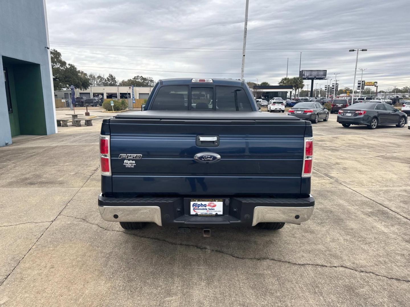 2013 Blue /Gray Ford F-150 4WD SuperCab 145 XL (1FTFX1ETXDF) , Automatic transmission, located at 6904 Johnston St., Lafayette, LA, 70503, (337) 988-1960, 30.143589, -92.100601 - Photo#9