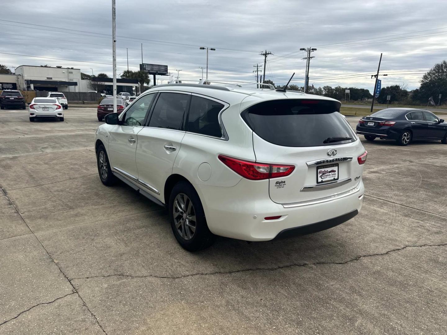 2015 White /Tan INFINITI QX60 FWD 4dr (5N1AL0MN6FC) , Automatic transmission, located at 6904 Johnston St., Lafayette, LA, 70503, (337) 988-1960, 30.143589, -92.100601 - Photo#7