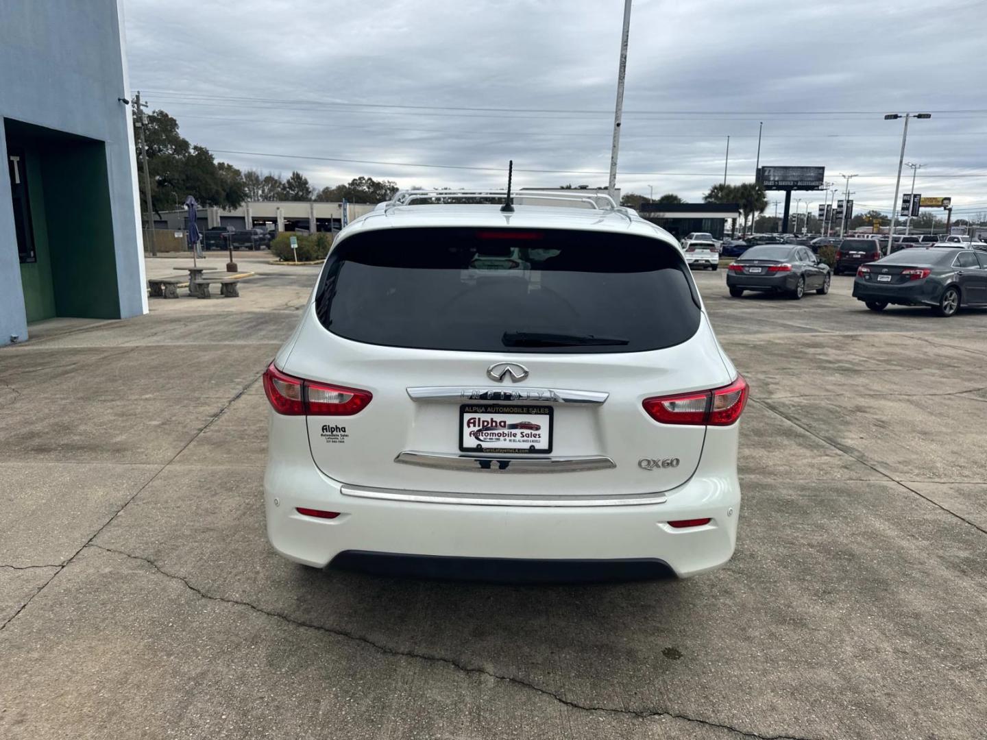 2015 White /Tan INFINITI QX60 FWD 4dr (5N1AL0MN6FC) , Automatic transmission, located at 6904 Johnston St., Lafayette, LA, 70503, (337) 988-1960, 30.143589, -92.100601 - Photo#9