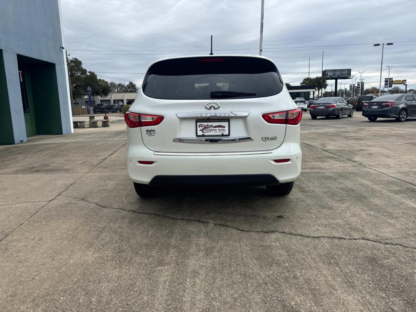 2015 White /Tan INFINITI QX60 FWD 4dr (5N1AL0MN6FC) , Automatic transmission, located at 6904 Johnston St., Lafayette, LA, 70503, (337) 988-1960, 30.143589, -92.100601 - Photo#10