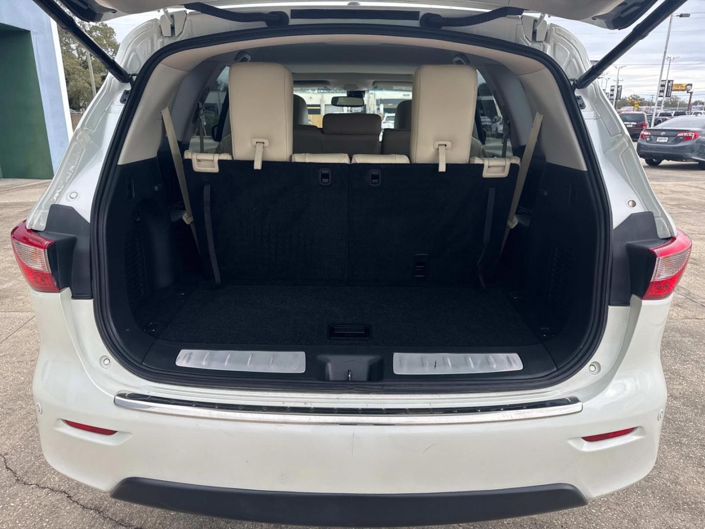 2015 White /Tan INFINITI QX60 FWD 4dr (5N1AL0MN6FC) , Automatic transmission, located at 6904 Johnston St., Lafayette, LA, 70503, (337) 988-1960, 30.143589, -92.100601 - Photo#13