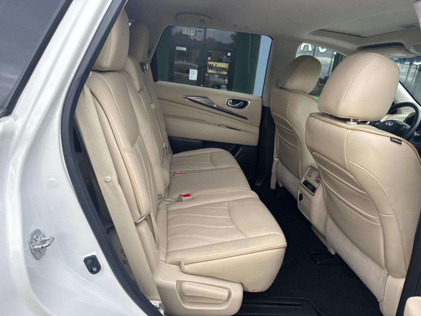 2015 White /Tan INFINITI QX60 FWD 4dr (5N1AL0MN6FC) , Automatic transmission, located at 6904 Johnston St., Lafayette, LA, 70503, (337) 988-1960, 30.143589, -92.100601 - Photo#14