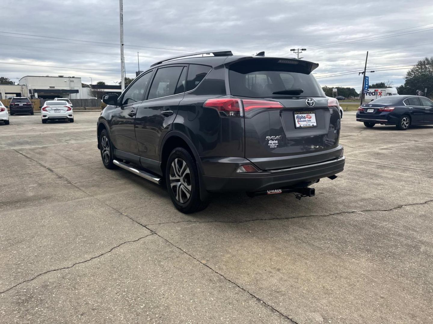 2016 Gray /Black Toyota RAV4 FWD 4dr LE (Natl) (2T3ZFREV8GW) , N/A transmission, located at 6904 Johnston St., Lafayette, LA, 70503, (337) 988-1960, 30.143589, -92.100601 - Photo#8