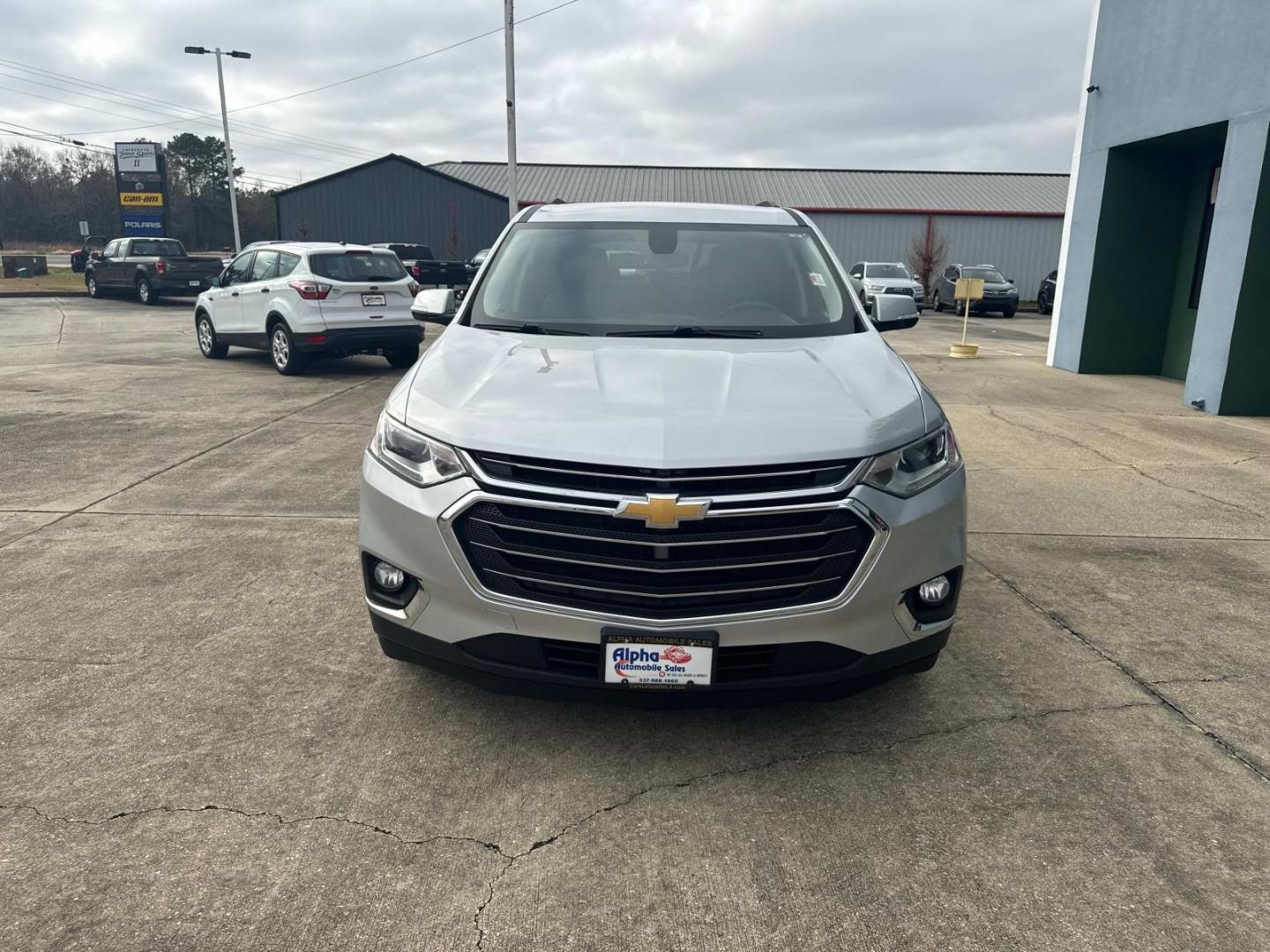 2018 Silver Ice Metallic /Gray Chevrolet Traverse FWD 4dr LT Leather w/3LT (1GNERHKW4JJ) , N/A transmission, located at 6904 Johnston St., Lafayette, LA, 70503, (337) 988-1960, 30.143589, -92.100601 - Photo#2