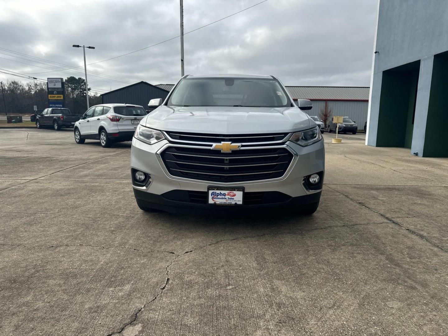 2018 Silver Ice Metallic /Gray Chevrolet Traverse FWD 4dr LT Leather w/3LT (1GNERHKW4JJ) , N/A transmission, located at 6904 Johnston St., Lafayette, LA, 70503, (337) 988-1960, 30.143589, -92.100601 - Photo#3