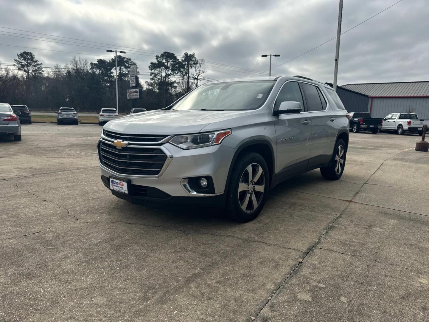 2018 Silver Ice Metallic /Gray Chevrolet Traverse FWD 4dr LT Leather w/3LT (1GNERHKW4JJ) , N/A transmission, located at 6904 Johnston St., Lafayette, LA, 70503, (337) 988-1960, 30.143589, -92.100601 - Photo#5