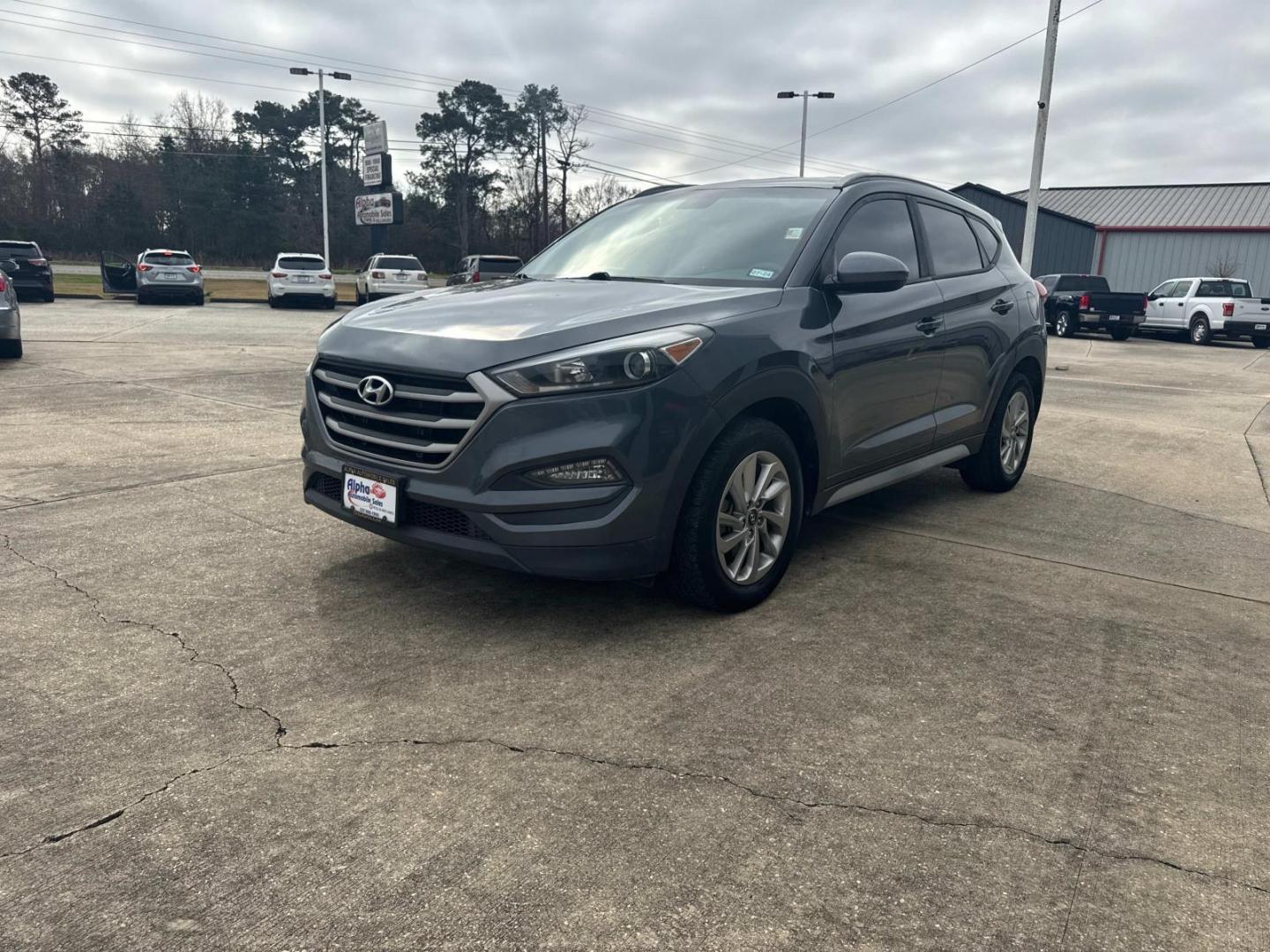 2018 Coliseum Gray /Gray Hyundai Tucson SEL FWD (KM8J33A47JU) , Automatic transmission, located at 6904 Johnston St., Lafayette, LA, 70503, (337) 988-1960, 30.143589, -92.100601 - Photo#5