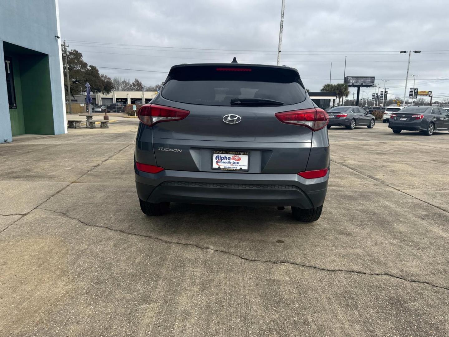 2018 Coliseum Gray /Gray Hyundai Tucson SEL FWD (KM8J33A47JU) , Automatic transmission, located at 6904 Johnston St., Lafayette, LA, 70503, (337) 988-1960, 30.143589, -92.100601 - Photo#10