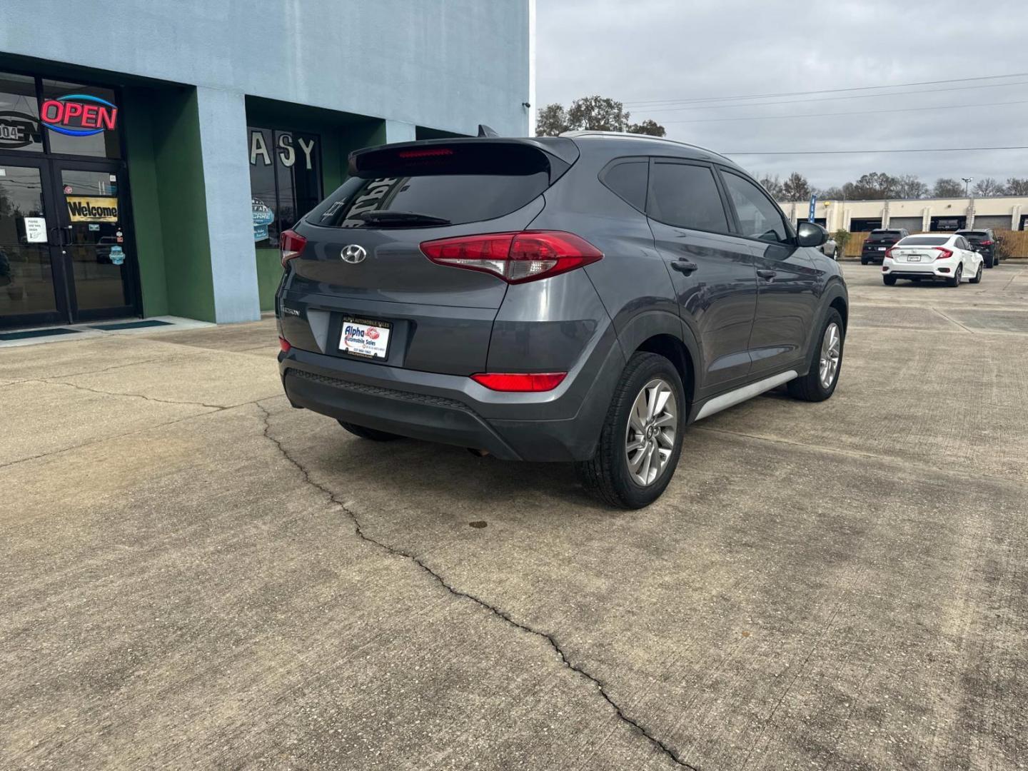 2018 Coliseum Gray /Gray Hyundai Tucson SEL FWD (KM8J33A47JU) , Automatic transmission, located at 6904 Johnston St., Lafayette, LA, 70503, (337) 988-1960, 30.143589, -92.100601 - Photo#12