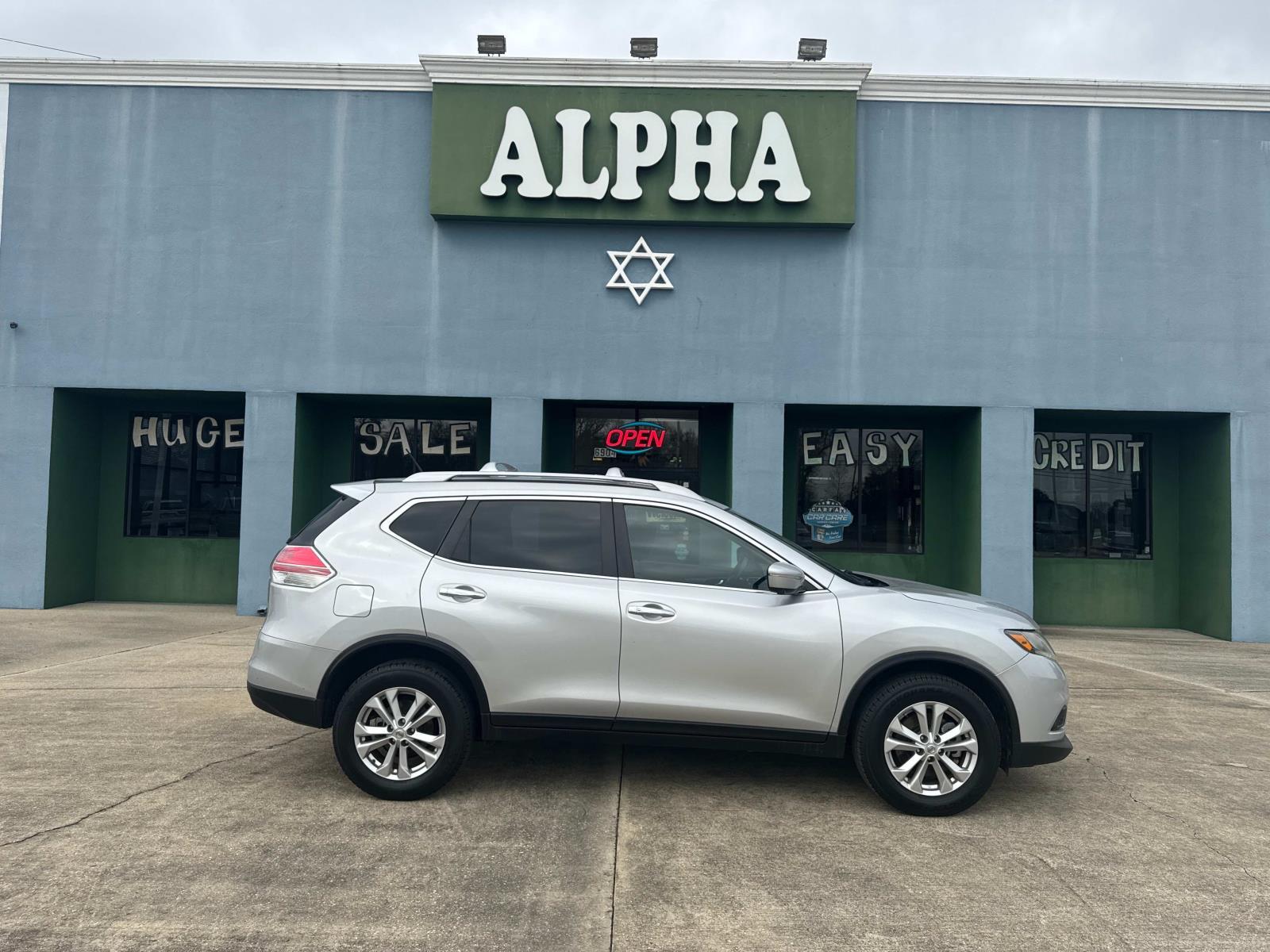 photo of 2015 Nissan Rogue AWD 4dr SV