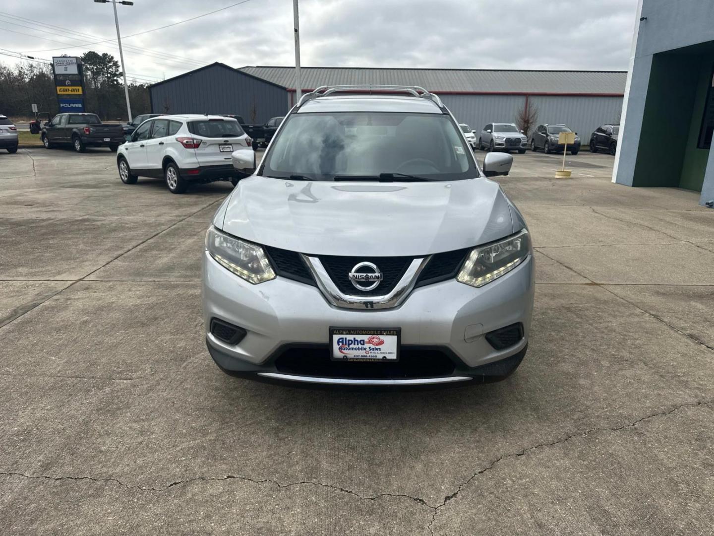 2015 Brilliant Silver /Black Nissan Rogue AWD 4dr SV (5N1AT2MK5FC) , Automatic transmission, located at 6904 Johnston St., Lafayette, LA, 70503, (337) 988-1960, 30.143589, -92.100601 - Photo#2