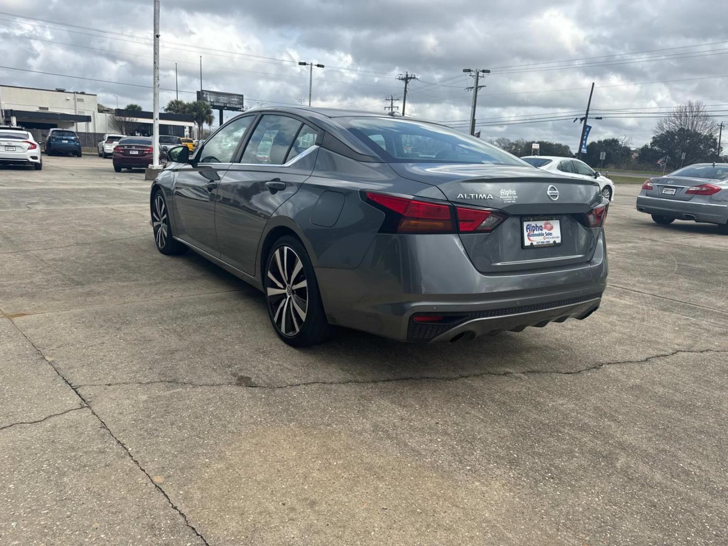 2020 Gray /Black Nissan Altima 2.5 SR Sedan (1N4BL4CV7LC) , Automatic transmission, located at 6904 Johnston St., Lafayette, LA, 70503, (337) 988-1960, 30.143589, -92.100601 - Photo#8