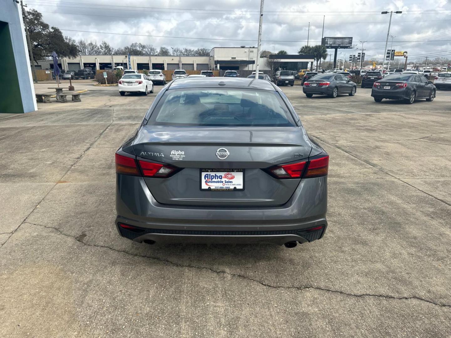 2020 Gray /Black Nissan Altima 2.5 SR Sedan (1N4BL4CV7LC) , Automatic transmission, located at 6904 Johnston St., Lafayette, LA, 70503, (337) 988-1960, 30.143589, -92.100601 - Photo#9