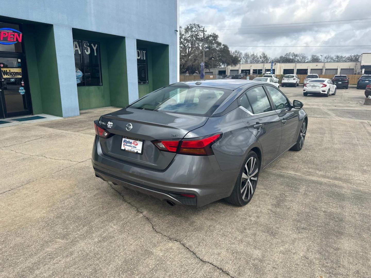 2020 Gray /Black Nissan Altima 2.5 SR Sedan (1N4BL4CV7LC) , Automatic transmission, located at 6904 Johnston St., Lafayette, LA, 70503, (337) 988-1960, 30.143589, -92.100601 - Photo#11