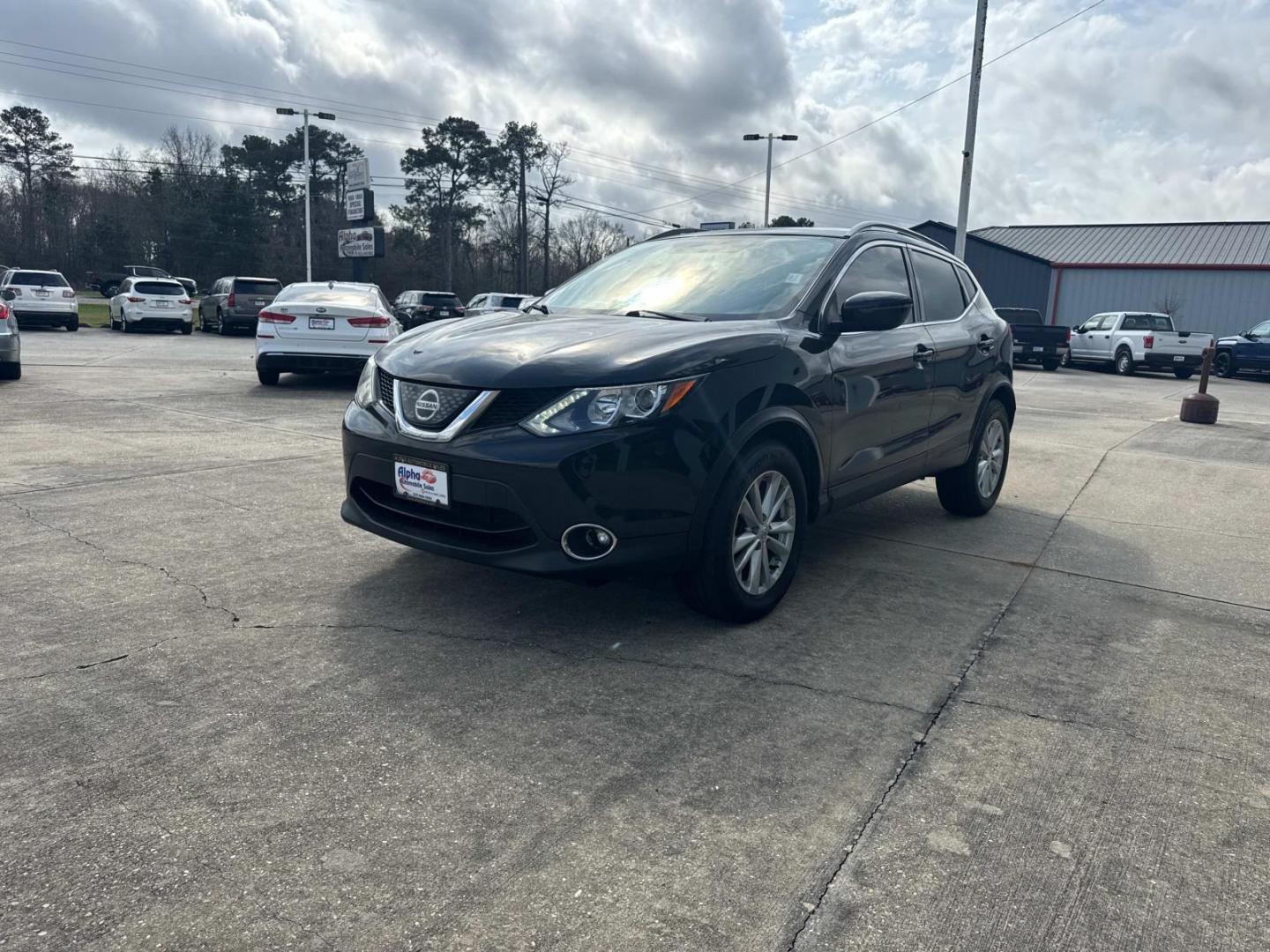 2018 Magnetic Black /Black Nissan Rogue Sport 2018.5 AWD SV (JN1BJ1CR6JW) , Automatic transmission, located at 6904 Johnston St., Lafayette, LA, 70503, (337) 988-1960, 30.143589, -92.100601 - Photo#4