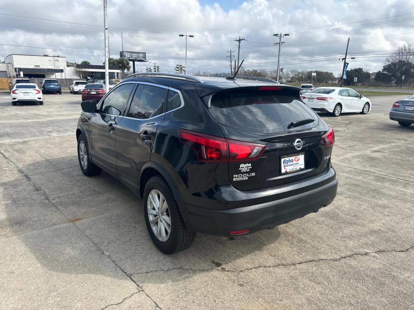 2018 Magnetic Black /Black Nissan Rogue Sport 2018.5 AWD SV (JN1BJ1CR6JW) , Automatic transmission, located at 6904 Johnston St., Lafayette, LA, 70503, (337) 988-1960, 30.143589, -92.100601 - Photo#6