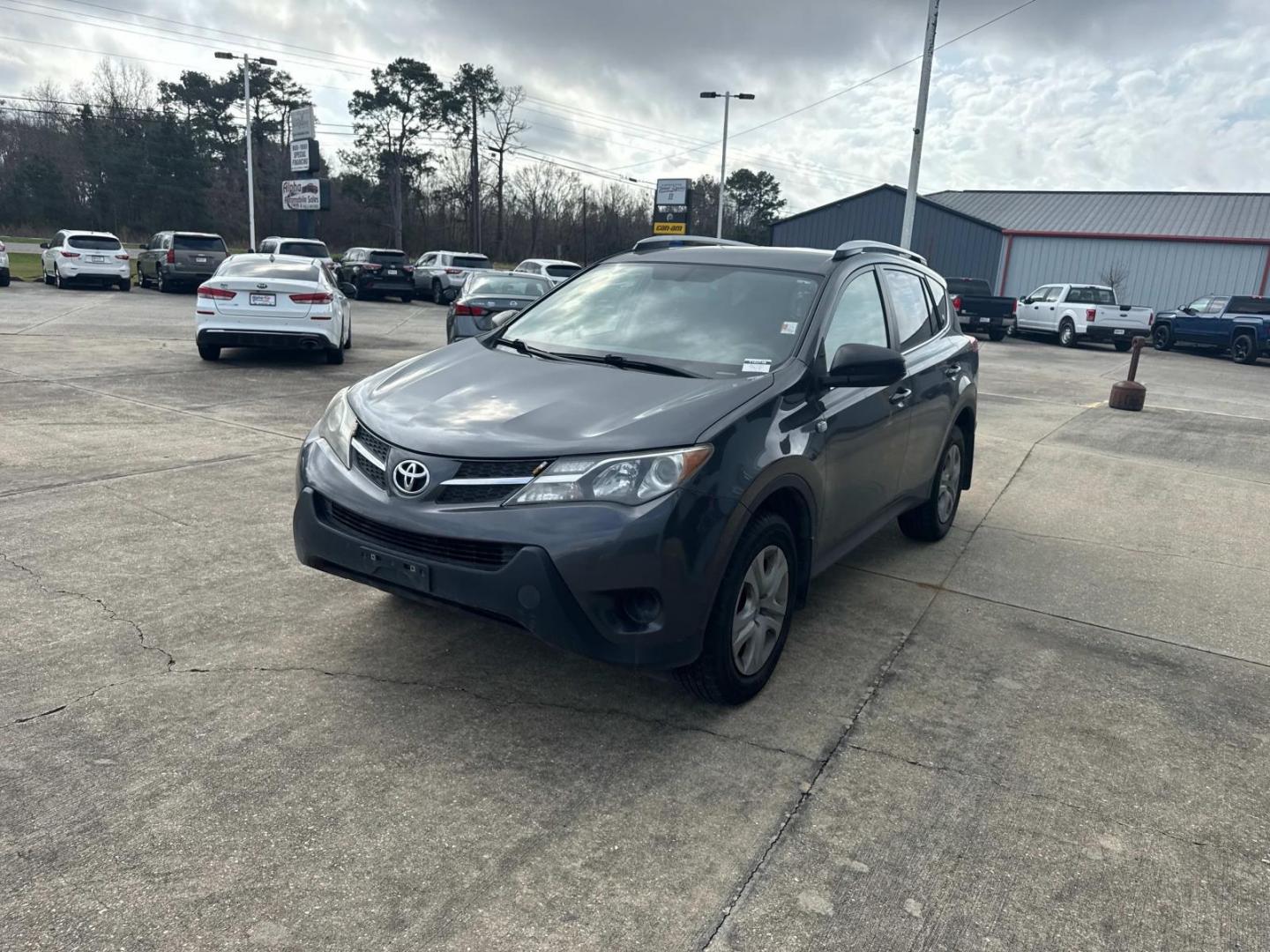 2015 Magnetic Gray Metallic /Gray Toyota RAV4 AWD 4dr LE (Natl) (JTMBFREV5FD) , N/A transmission, located at 6904 Johnston St., Lafayette, LA, 70503, (337) 988-1960, 30.143589, -92.100601 - Photo#4