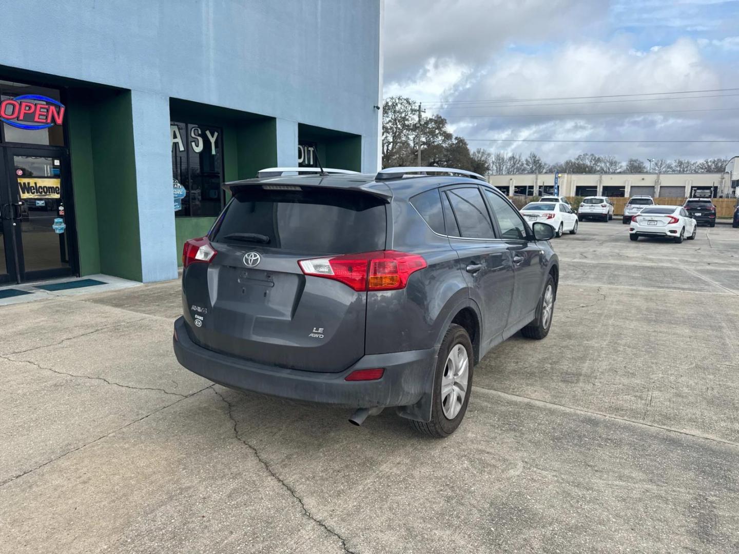 2015 Magnetic Gray Metallic /Gray Toyota RAV4 AWD 4dr LE (Natl) (JTMBFREV5FD) , N/A transmission, located at 6904 Johnston St., Lafayette, LA, 70503, (337) 988-1960, 30.143589, -92.100601 - Photo#11