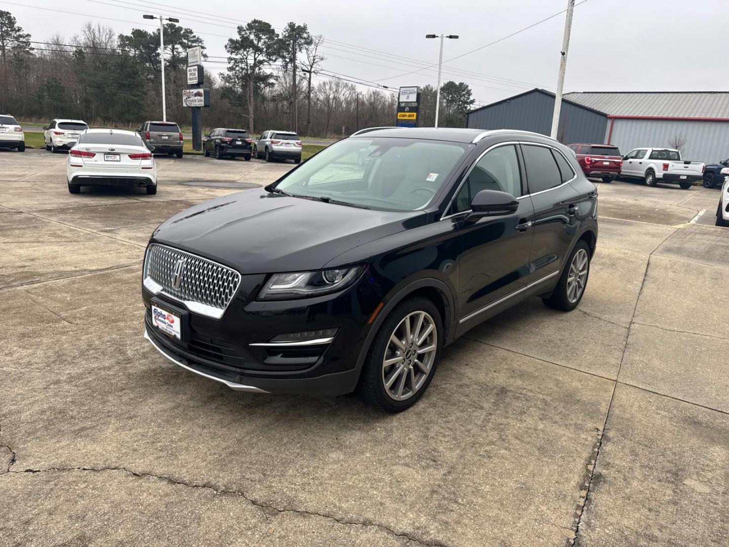 2019 Black /Tan LINCOLN MKC Reserve FWD (5LMCJ3C92KU) , Automatic transmission, located at 6904 Johnston St., Lafayette, LA, 70503, (337) 988-1960, 30.143589, -92.100601 - Photo#4