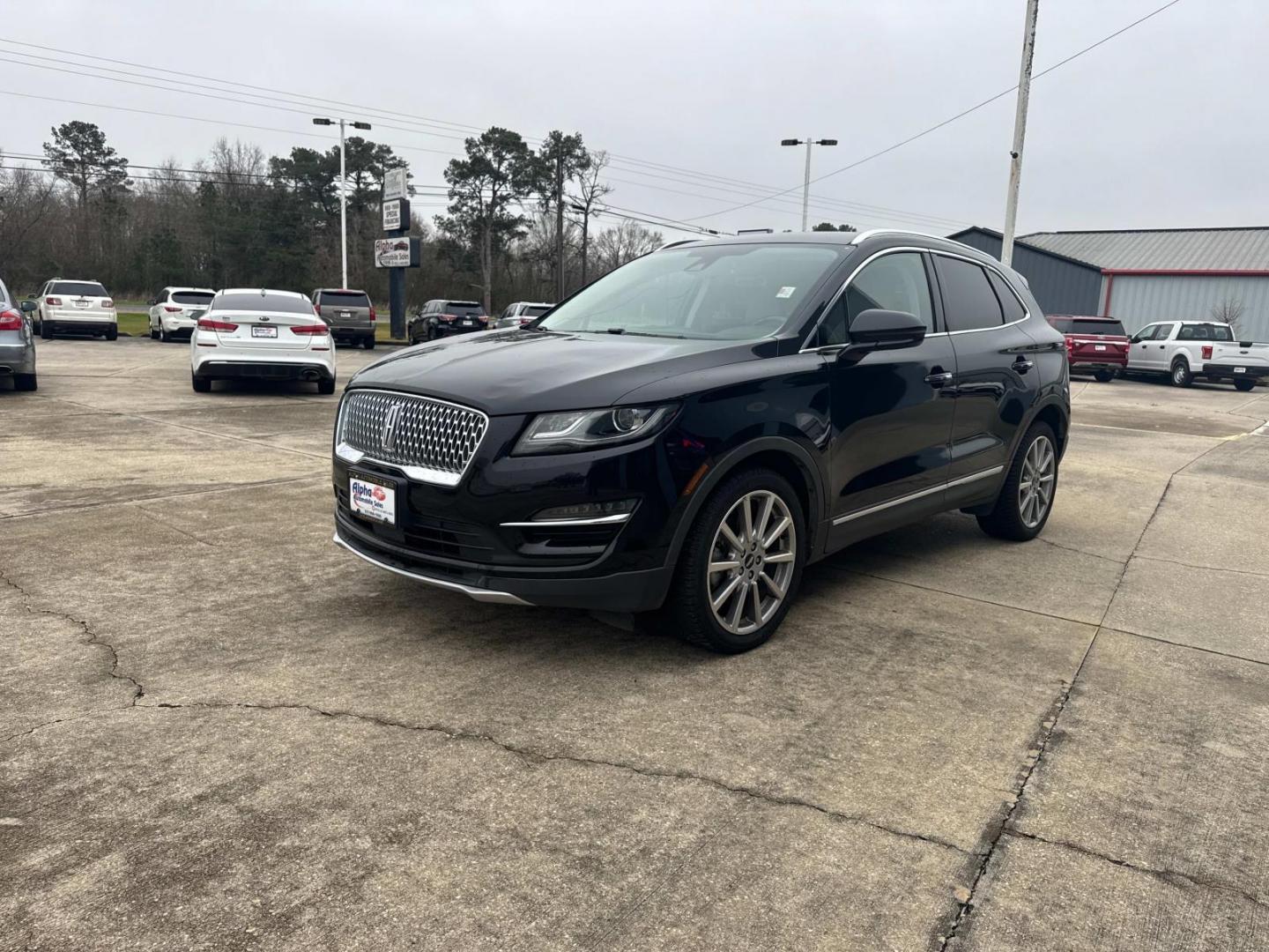 2019 Black /Tan LINCOLN MKC Reserve FWD (5LMCJ3C92KU) , Automatic transmission, located at 6904 Johnston St., Lafayette, LA, 70503, (337) 988-1960, 30.143589, -92.100601 - Photo#5