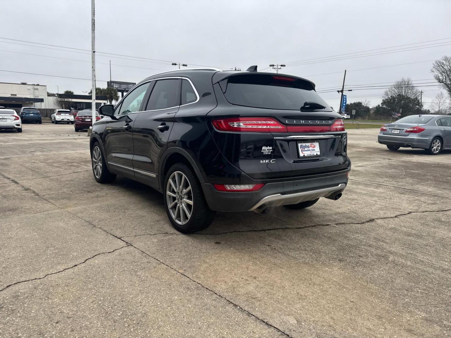 2019 Black /Tan LINCOLN MKC Reserve FWD (5LMCJ3C92KU) , Automatic transmission, located at 6904 Johnston St., Lafayette, LA, 70503, (337) 988-1960, 30.143589, -92.100601 - Photo#8