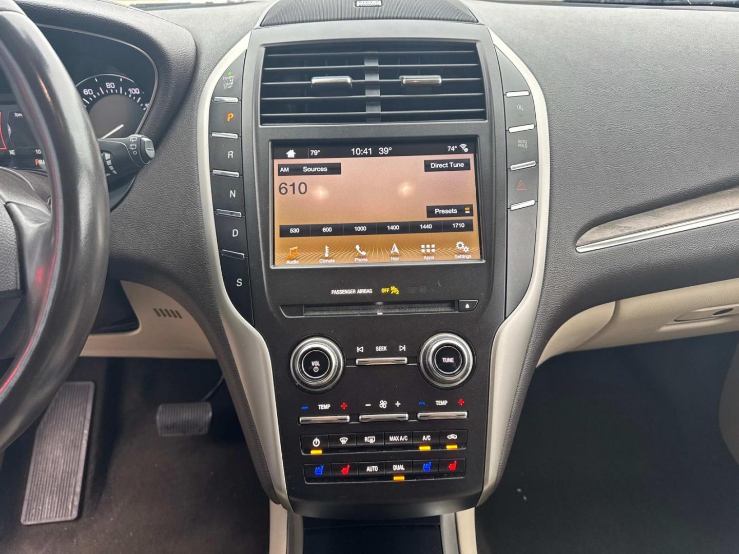 2019 Black /Tan LINCOLN MKC Reserve FWD (5LMCJ3C92KU) , Automatic transmission, located at 6904 Johnston St., Lafayette, LA, 70503, (337) 988-1960, 30.143589, -92.100601 - Photo#30