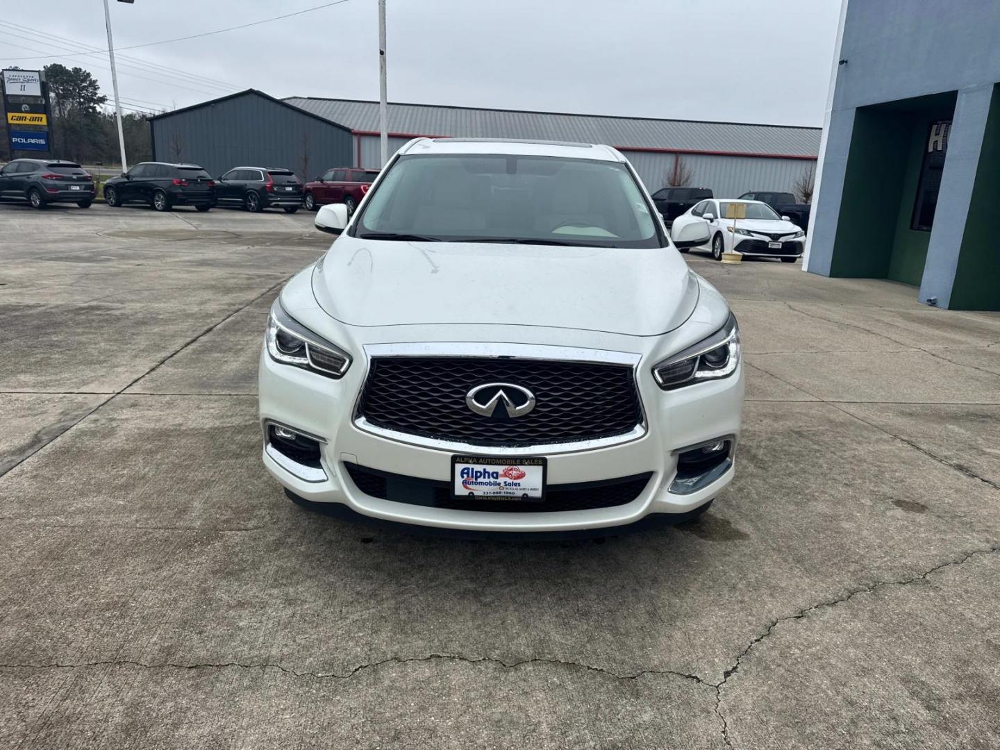 2018 Majestic White /Tan INFINITI QX60 AWD (5N1DL0MM2JC) , Automatic transmission, located at 6904 Johnston St., Lafayette, LA, 70503, (337) 988-1960, 30.143589, -92.100601 - Photo#3