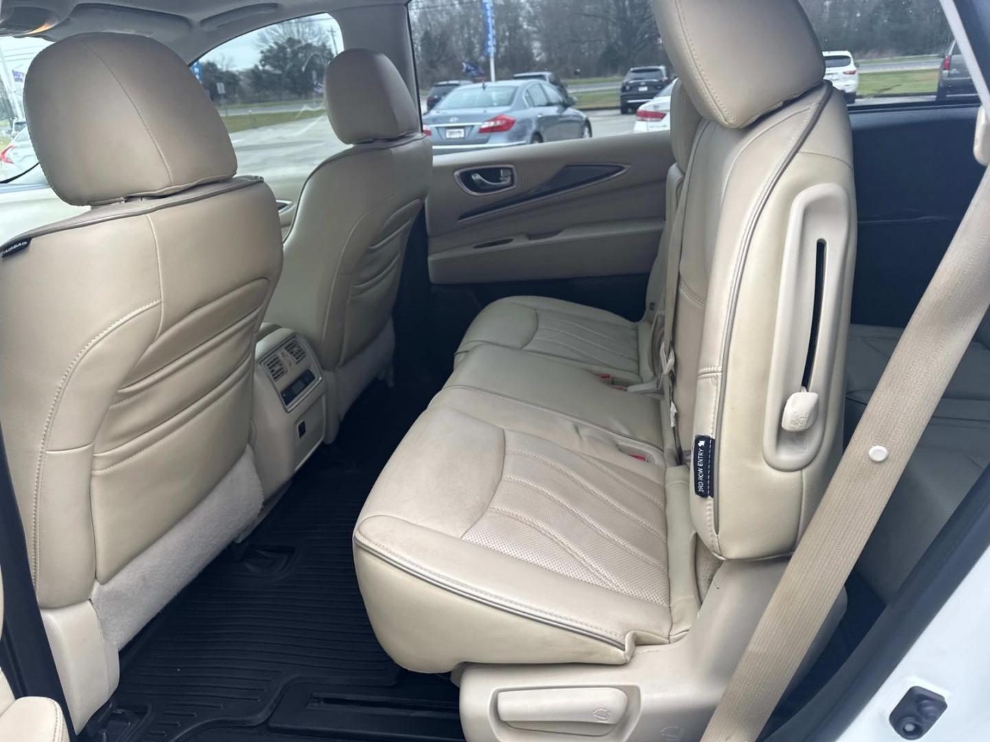 2018 Majestic White /Tan INFINITI QX60 AWD (5N1DL0MM2JC) , Automatic transmission, located at 6904 Johnston St., Lafayette, LA, 70503, (337) 988-1960, 30.143589, -92.100601 - Photo#21