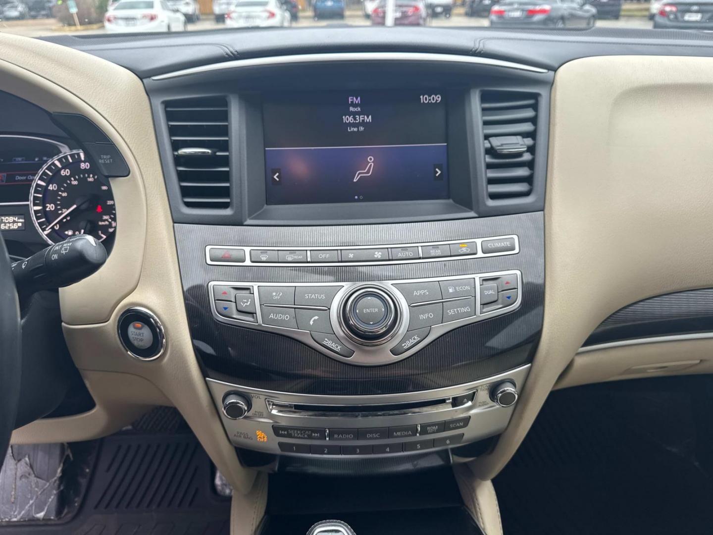 2018 Majestic White /Tan INFINITI QX60 AWD (5N1DL0MM2JC) , Automatic transmission, located at 6904 Johnston St., Lafayette, LA, 70503, (337) 988-1960, 30.143589, -92.100601 - Photo#32