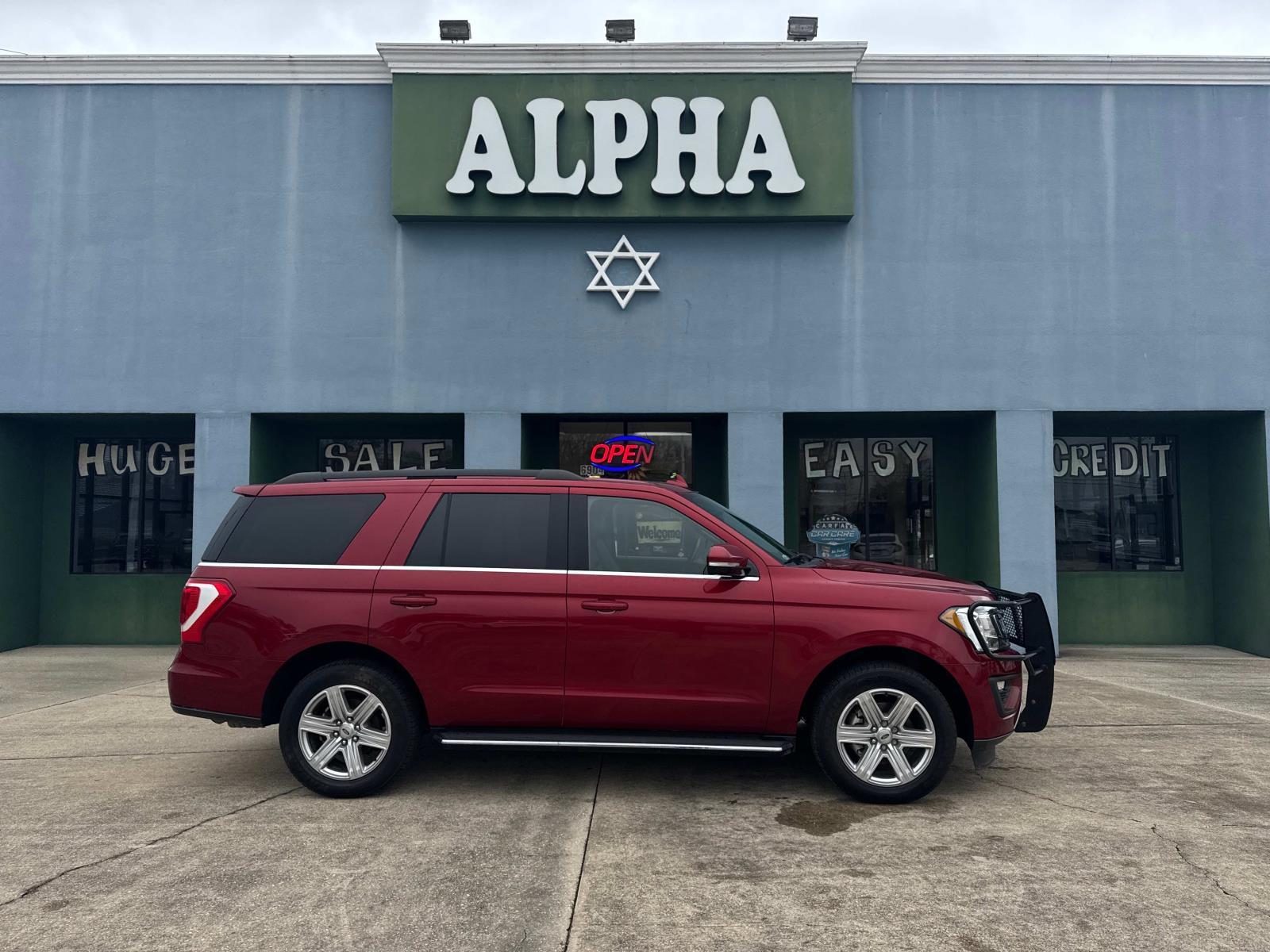 photo of 2018 Ford Expedition XLT 4x2