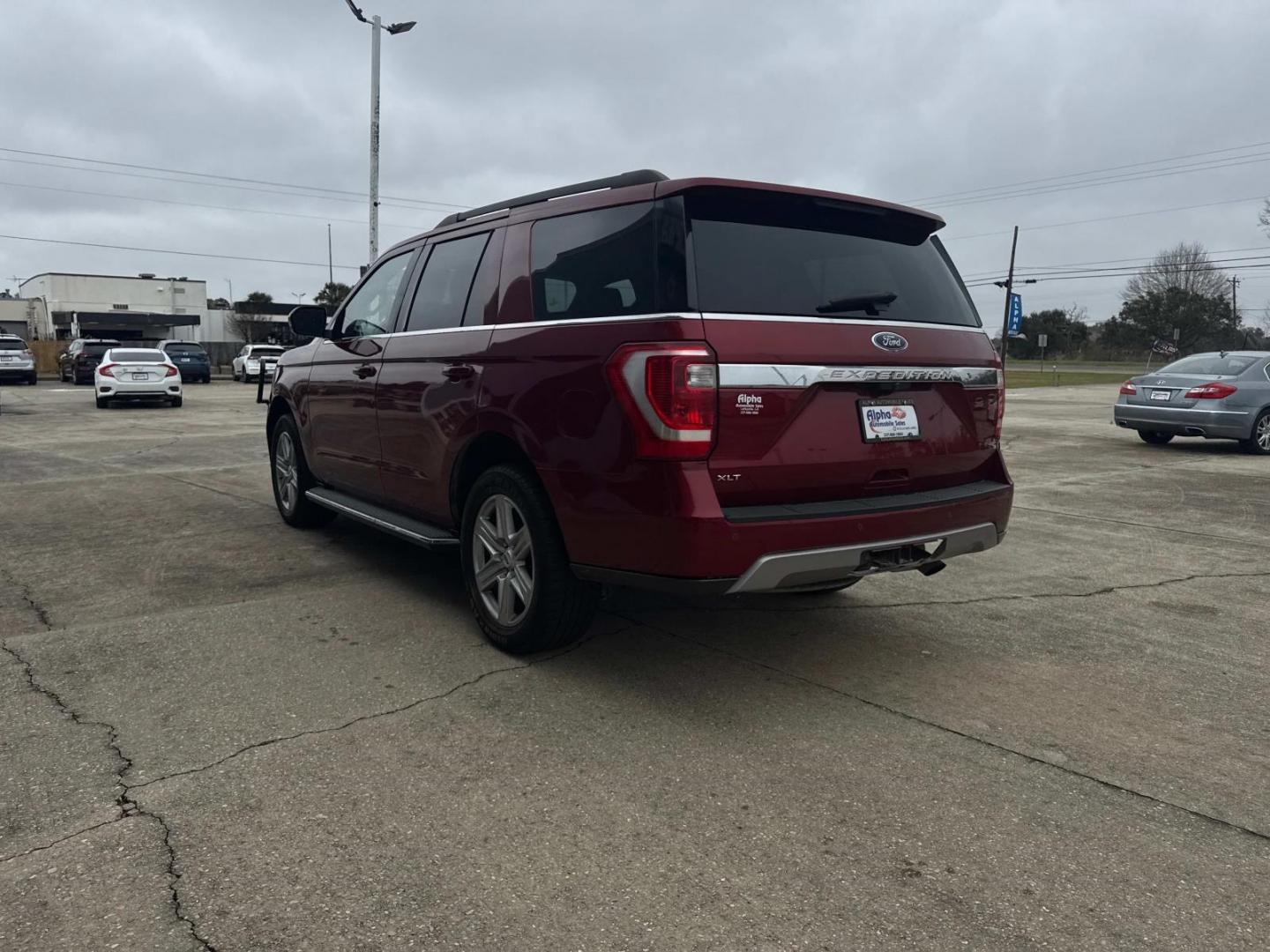 2018 Maroon /Ebony Ford Expedition XLT 4x2 (1FMJU1HT0JE) , Automatic transmission, located at 6904 Johnston St., Lafayette, LA, 70503, (337) 988-1960, 30.143589, -92.100601 - Photo#9