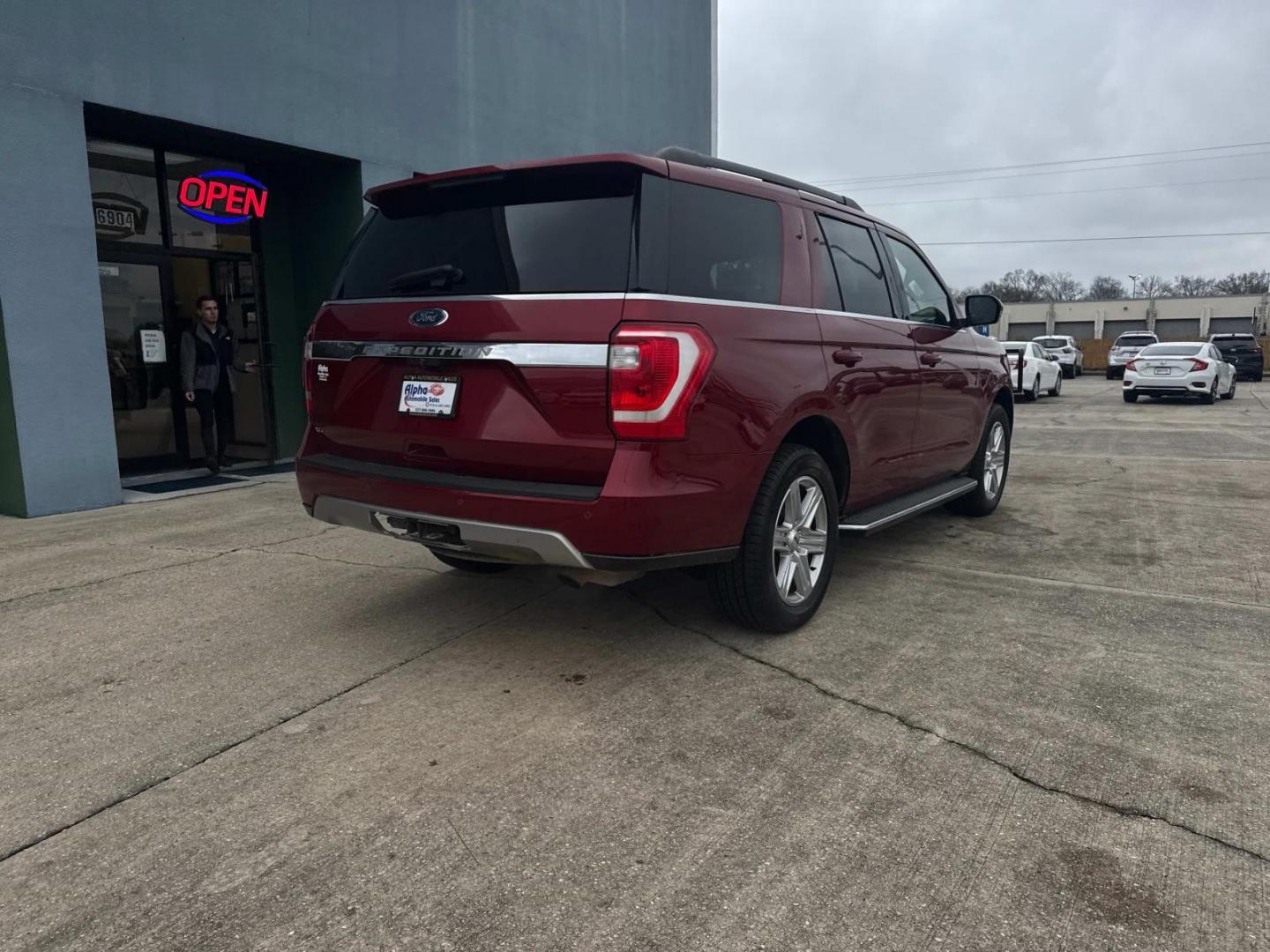 2018 Maroon /Ebony Ford Expedition XLT 4x2 (1FMJU1HT0JE) , Automatic transmission, located at 6904 Johnston St., Lafayette, LA, 70503, (337) 988-1960, 30.143589, -92.100601 - Photo#13