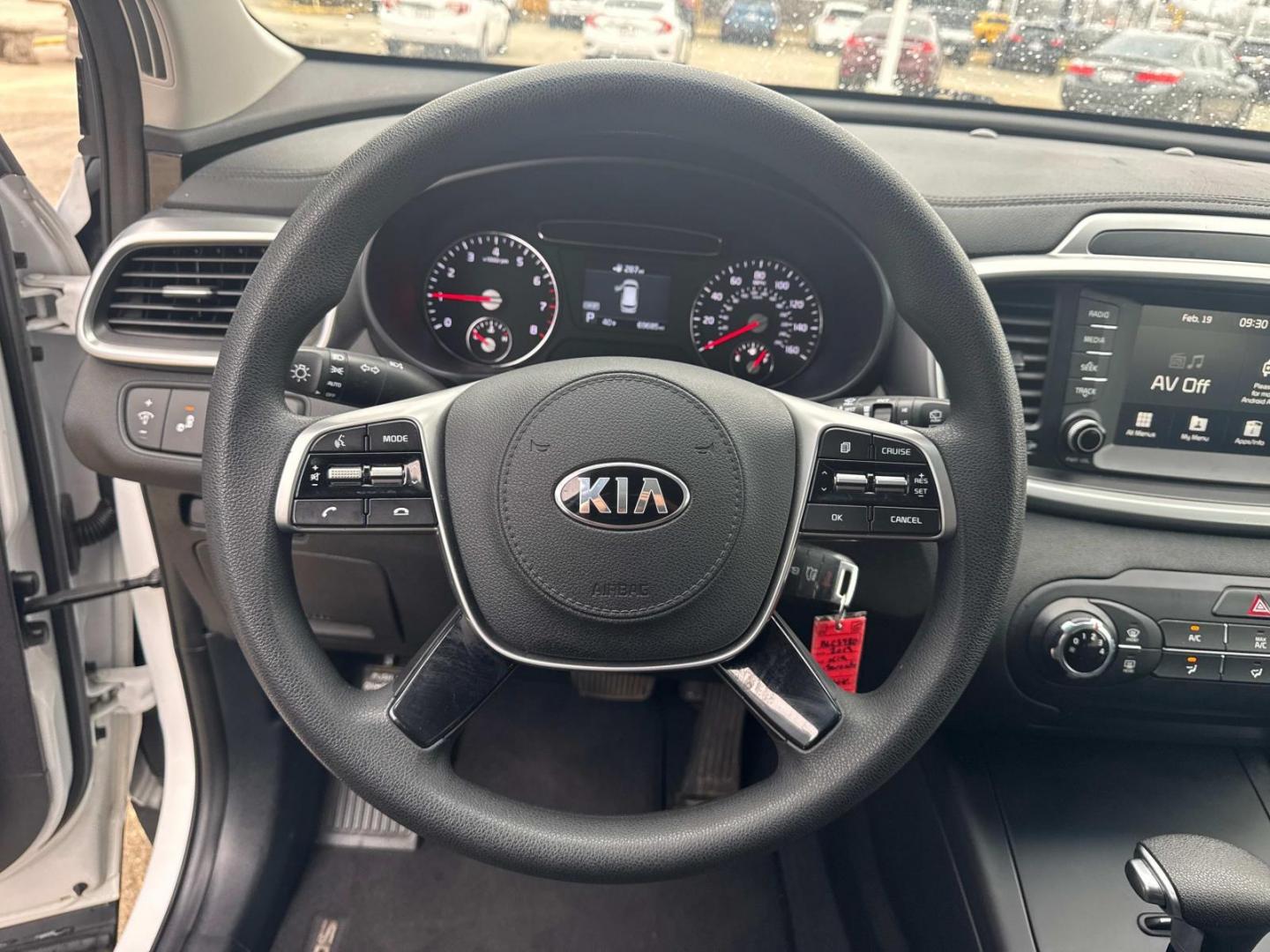 2019 White /Black Kia Sorento LX FWD (5XYPG4A37KG) , Automatic transmission, located at 6904 Johnston St., Lafayette, LA, 70503, (337) 988-1960, 30.143589, -92.100601 - Photo#27