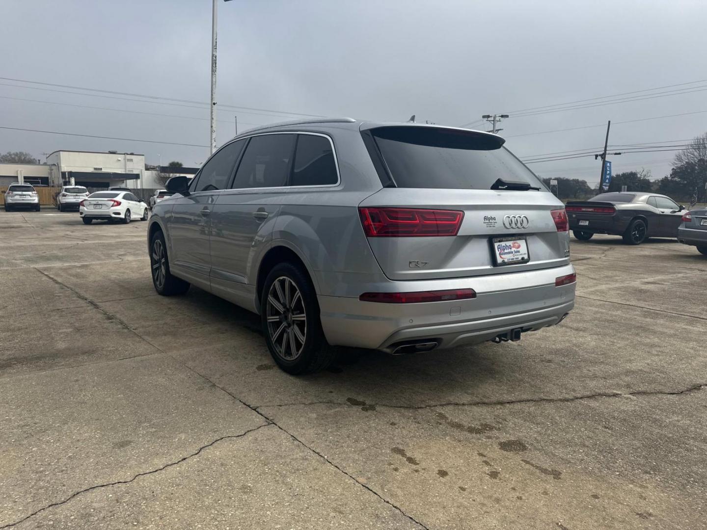 2017 Florett Silver Metallic /Black Audi Q7 3.0 TFSI Premium Plus (WA1LAAF7XHD) , Automatic transmission, located at 6904 Johnston St., Lafayette, LA, 70503, (337) 988-1960, 30.143589, -92.100601 - Photo#9