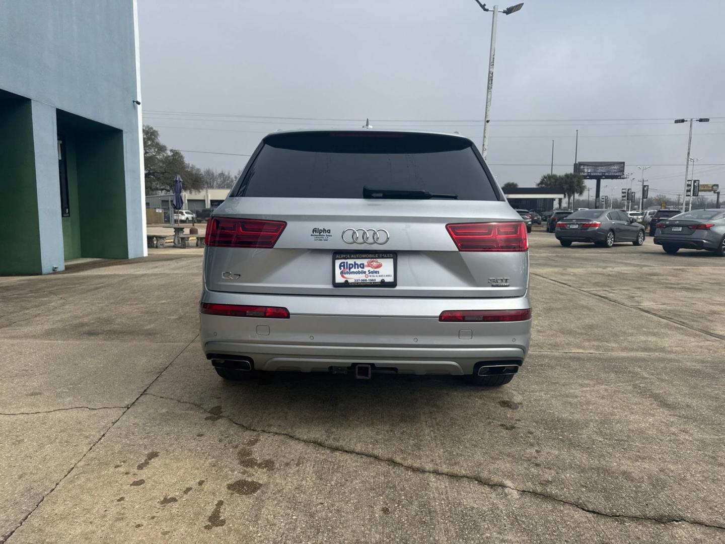 2017 Florett Silver Metallic /Black Audi Q7 3.0 TFSI Premium Plus (WA1LAAF7XHD) , Automatic transmission, located at 6904 Johnston St., Lafayette, LA, 70503, (337) 988-1960, 30.143589, -92.100601 - Photo#11