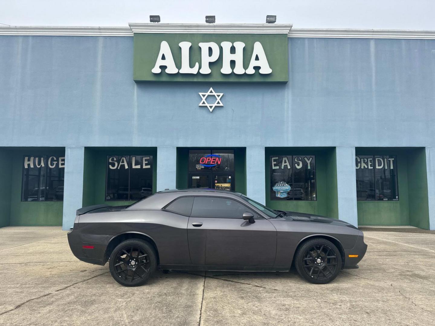 2014 Granite Crystal Metallic Clearcoat /Black Dodge Challenger 2dr Cpe SXT (2C3CDYAG0EH) , N/A transmission, located at 6904 Johnston St., Lafayette, LA, 70503, (337) 988-1960, 30.143589, -92.100601 - Photo#0