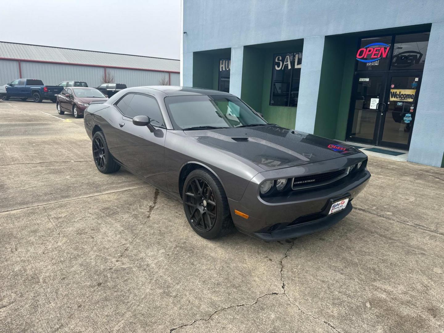 2014 Granite Crystal Metallic Clearcoat /Black Dodge Challenger 2dr Cpe SXT (2C3CDYAG0EH) , N/A transmission, located at 6904 Johnston St., Lafayette, LA, 70503, (337) 988-1960, 30.143589, -92.100601 - Photo#1