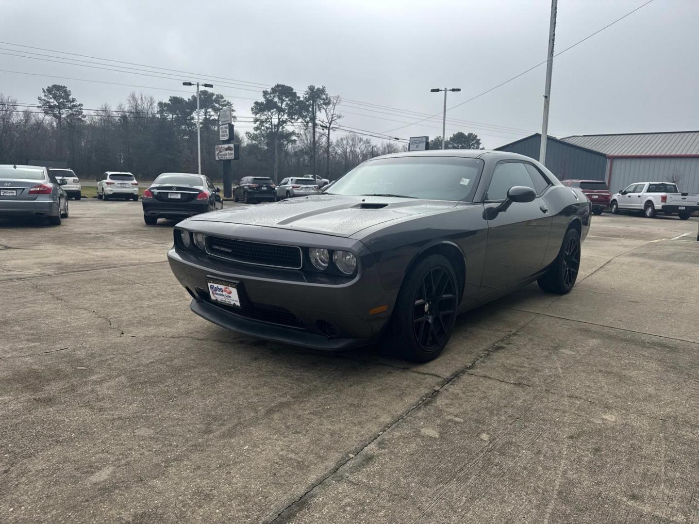 2014 Granite Crystal Metallic Clearcoat /Black Dodge Challenger 2dr Cpe SXT (2C3CDYAG0EH) , N/A transmission, located at 6904 Johnston St., Lafayette, LA, 70503, (337) 988-1960, 30.143589, -92.100601 - Photo#6